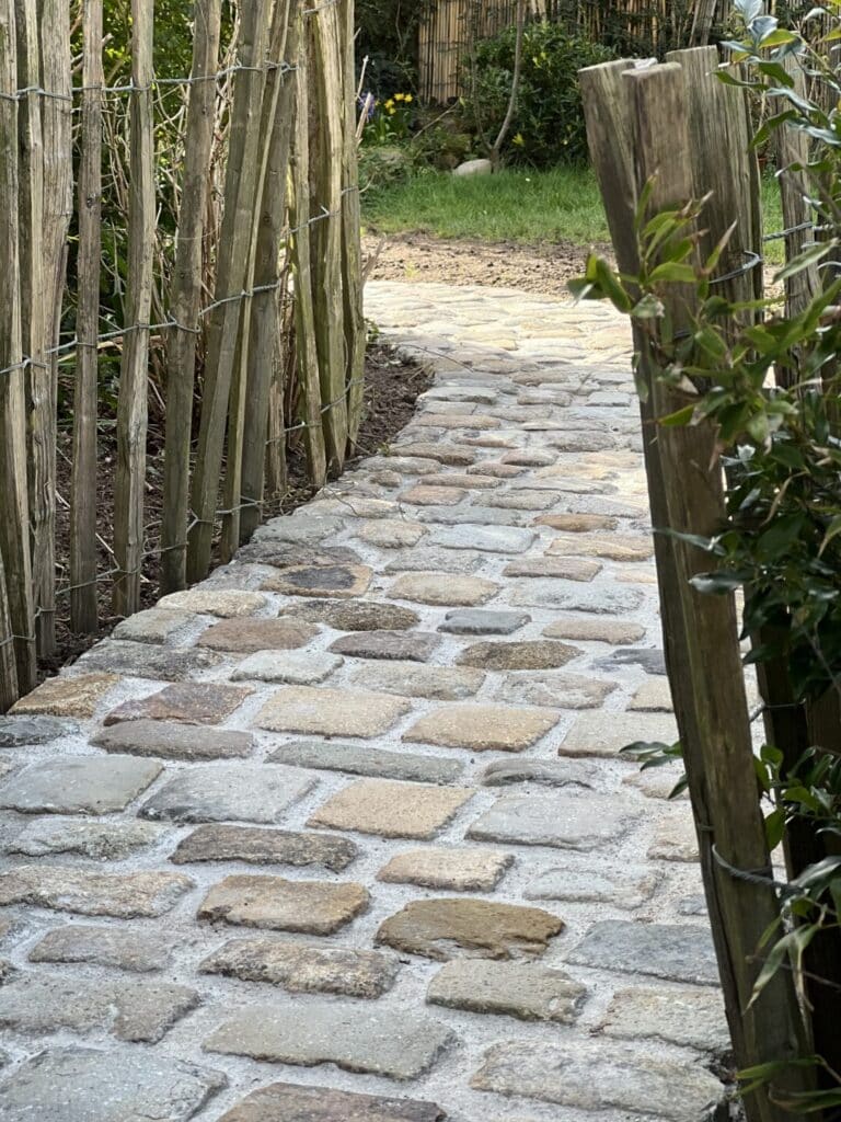 ALLEE cheminement en paves pierres naturelles combrit sainte marine - Fouesnant Bénodet